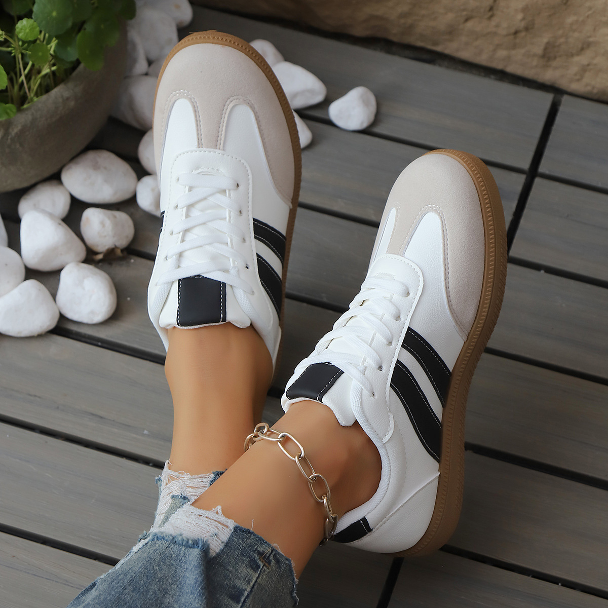 Rivo Retro Sneakers